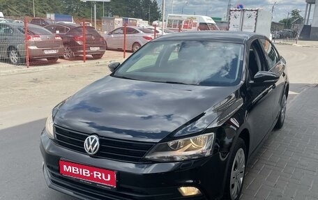 Volkswagen Jetta VI, 2015 год, 1 350 000 рублей, 1 фотография