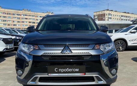 Mitsubishi Outlander III рестайлинг 3, 2021 год, 2 399 000 рублей, 2 фотография