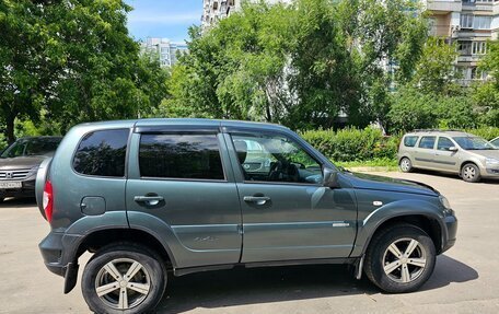 Chevrolet Niva I рестайлинг, 2017 год, 725 000 рублей, 4 фотография
