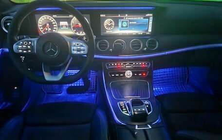 Mercedes-Benz E-Класс, 2019 год, 3 330 000 рублей, 6 фотография