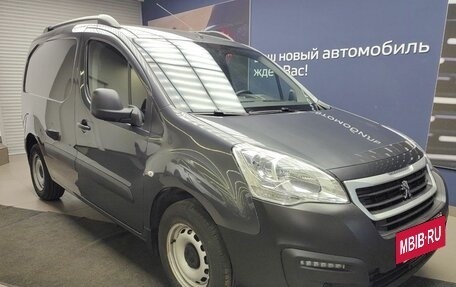 Peugeot Partner II рестайлинг 2, 2021 год, 2 350 000 рублей, 2 фотография