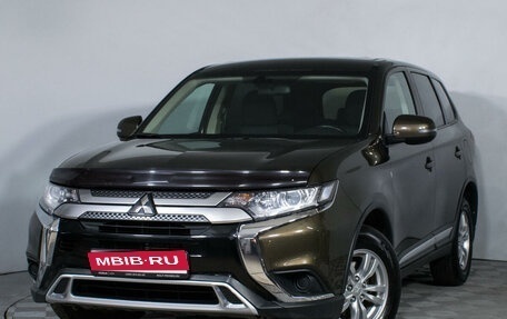 Mitsubishi Outlander III рестайлинг 3, 2019 год, 2 699 000 рублей, 1 фотография