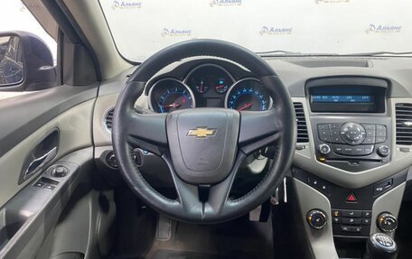 Chevrolet Cruze II, 2010 год, 650 000 рублей, 10 фотография