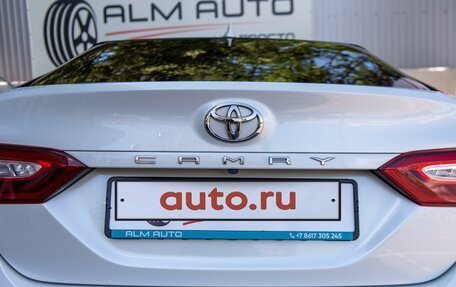 Toyota Camry, 2018 год, 3 300 000 рублей, 9 фотография