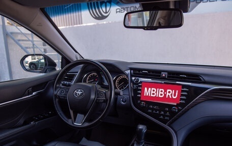 Toyota Camry, 2018 год, 3 300 000 рублей, 30 фотография