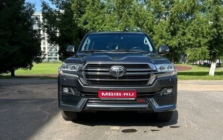 Toyota Land Cruiser 200, 2019 год, 8 500 000 рублей, 1 фотография