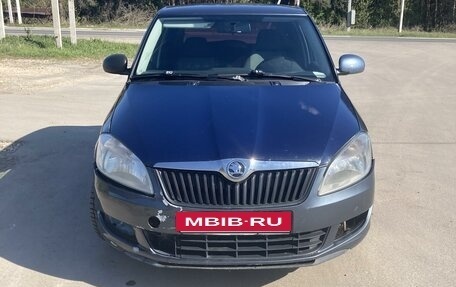 Skoda Fabia II, 2013 год, 400 000 рублей, 3 фотография