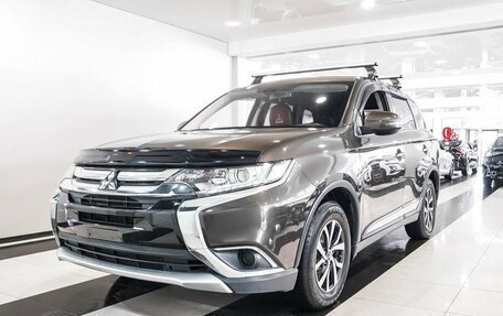 Mitsubishi Outlander III рестайлинг 3, 2018 год, 2 299 000 рублей, 1 фотография