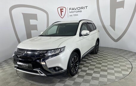 Mitsubishi Outlander III рестайлинг 3, 2022 год, 2 700 000 рублей, 1 фотография