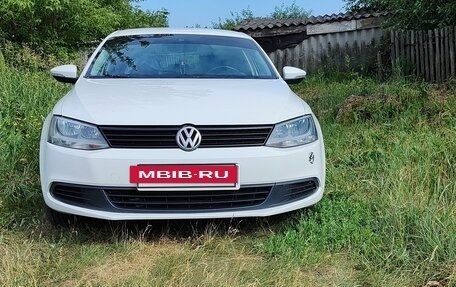 Volkswagen Jetta VI, 2012 год, 1 035 000 рублей, 3 фотография