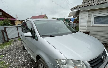 Volkswagen Touran III, 2008 год, 890 000 рублей, 3 фотография