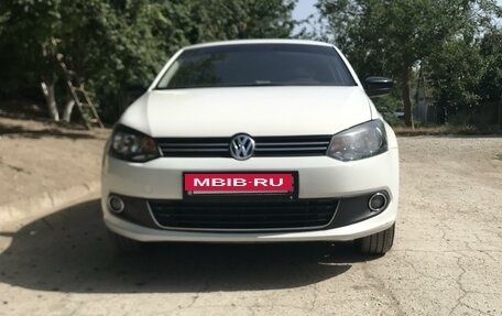 Volkswagen Polo VI (EU Market), 2013 год, 960 000 рублей, 2 фотография