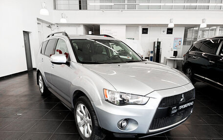 Mitsubishi Outlander III рестайлинг 3, 2011 год, 1 488 000 рублей, 3 фотография