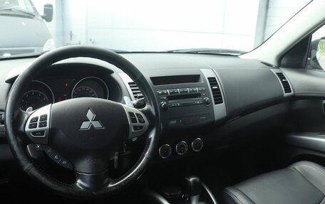 Mitsubishi Outlander III рестайлинг 3, 2011 год, 1 680 000 рублей, 8 фотография