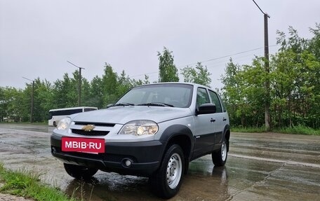 Chevrolet Niva I рестайлинг, 2018 год, 870 000 рублей, 4 фотография