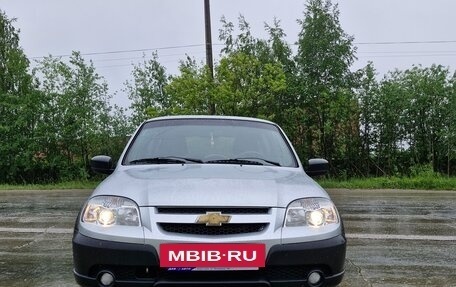 Chevrolet Niva I рестайлинг, 2018 год, 870 000 рублей, 3 фотография