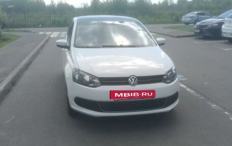 Volkswagen Polo VI (EU Market), 2012 год, 860 000 рублей, 2 фотография