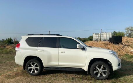 Toyota Land Cruiser Prado 150 рестайлинг 2, 2013 год, 3 350 000 рублей, 5 фотография