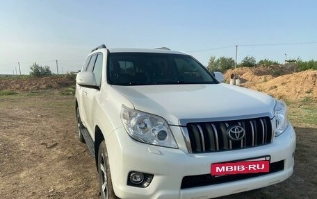 Toyota Land Cruiser Prado 150 рестайлинг 2, 2013 год, 3 350 000 рублей, 2 фотография