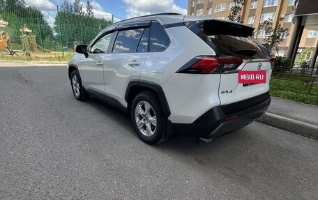 Toyota RAV4, 2019 год, 3 350 000 рублей, 6 фотография