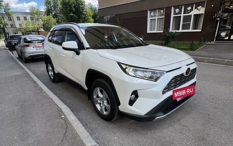 Toyota RAV4, 2019 год, 3 350 000 рублей, 3 фотография