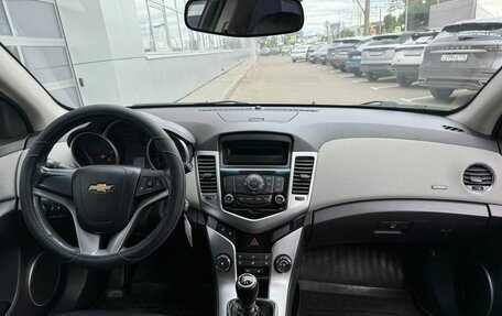 Chevrolet Cruze II, 2011 год, 820 000 рублей, 9 фотография