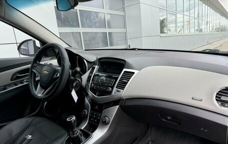 Chevrolet Cruze II, 2011 год, 820 000 рублей, 8 фотография