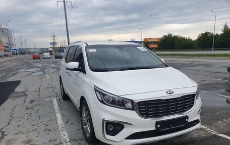 KIA Carnival III, 2019 год, 2 460 000 рублей, 2 фотография