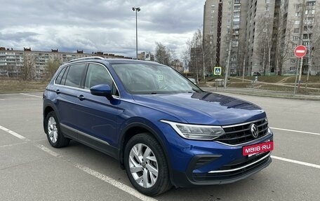 Volkswagen Tiguan II, 2021 год, 3 200 000 рублей, 5 фотография