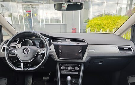 Volkswagen Touran III, 2018 год, 1 929 000 рублей, 10 фотография