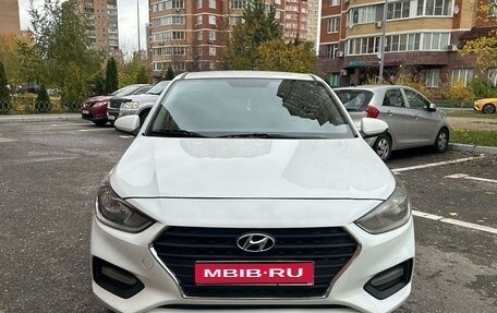 Hyundai Solaris II рестайлинг, 2018 год, 1 180 000 рублей, 1 фотография
