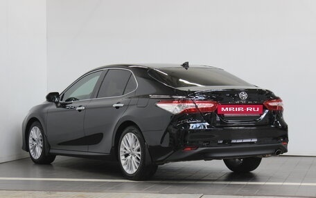 Toyota Camry, 2021 год, 3 300 000 рублей, 7 фотография