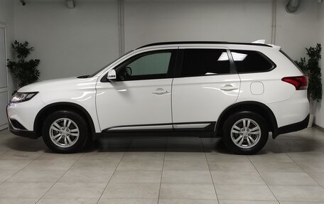 Mitsubishi Outlander III рестайлинг 3, 2022 год, 2 940 000 рублей, 5 фотография