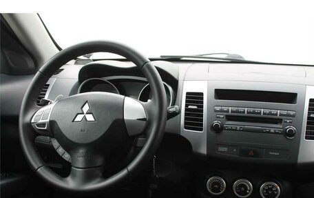 Mitsubishi Outlander III рестайлинг 3, 2008 год, 1 185 000 рублей, 14 фотография