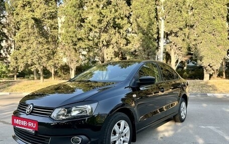 Volkswagen Polo VI (EU Market), 2012 год, 980 000 рублей, 2 фотография