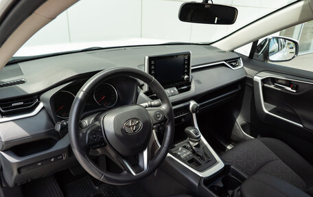 Toyota RAV4, 2020 год, 3 990 000 рублей, 9 фотография