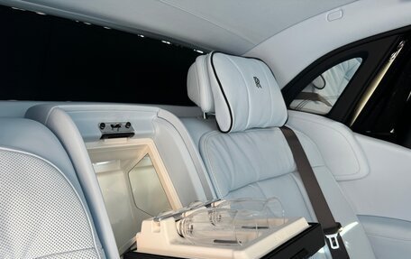 Rolls-Royce Phantom VIII, 2024 год, 108 000 000 рублей, 11 фотография