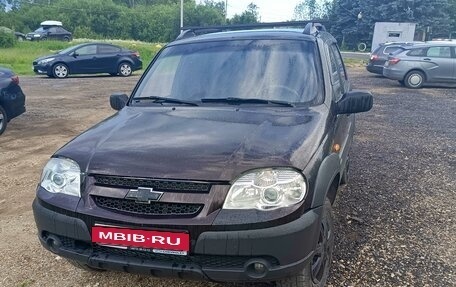 Chevrolet Niva I рестайлинг, 2010 год, 620 000 рублей, 3 фотография