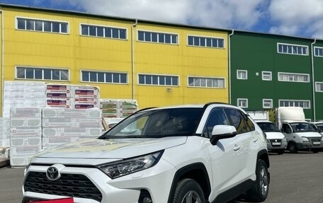 Toyota RAV4, 2020 год, 3 500 000 рублей, 3 фотография
