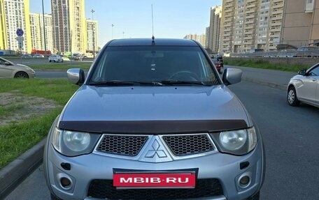 Mitsubishi L200 IV рестайлинг, 2013 год, 1 399 000 рублей, 2 фотография