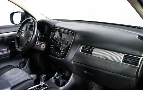 Mitsubishi Outlander III рестайлинг 3, 2013 год, 1 590 000 рублей, 10 фотография