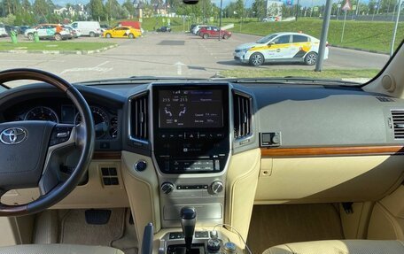 Toyota Land Cruiser 200, 2015 год, 7 050 000 рублей, 15 фотография