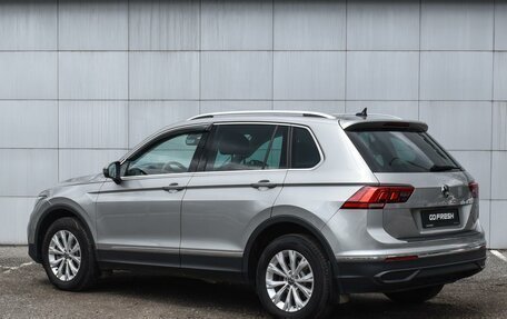 Volkswagen Tiguan II, 2020 год, 3 459 000 рублей, 2 фотография