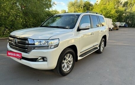 Toyota Land Cruiser 200, 2015 год, 4 900 000 рублей, 5 фотография