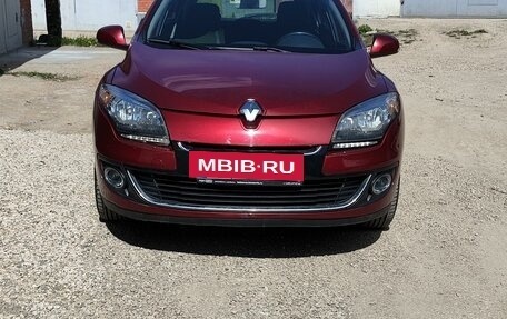 Renault Megane III, 2014 год, 950 000 рублей, 2 фотография