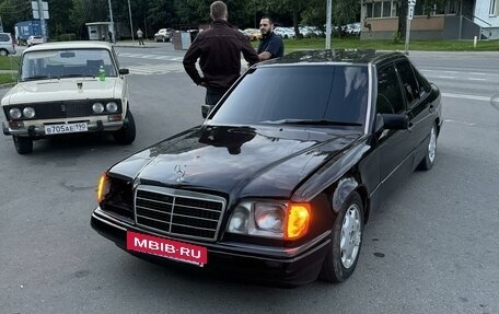 Mercedes-Benz E-Класс, 1993 год, 249 999 рублей, 2 фотография