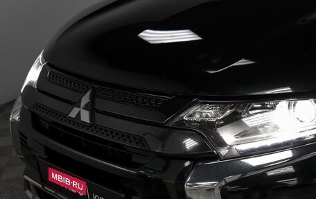Mitsubishi Outlander III рестайлинг 3, 2022 год, 3 250 000 рублей, 18 фотография