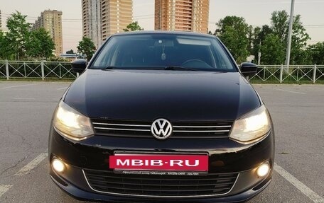 Volkswagen Polo VI (EU Market), 2013 год, 770 000 рублей, 2 фотография