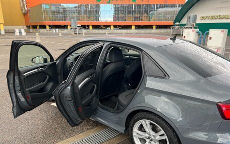 Audi A3, 2018 год, 2 400 000 рублей, 38 фотография