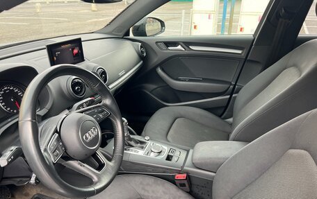 Audi A3, 2018 год, 2 400 000 рублей, 33 фотография